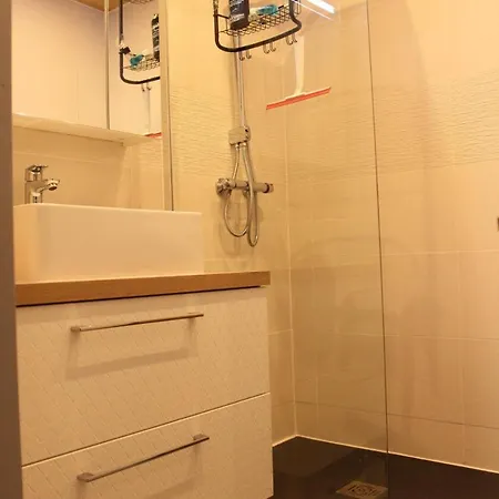 Schuss - Location: Renove Avec Et Cabine, Proche Des Pistes Mae-9028 *